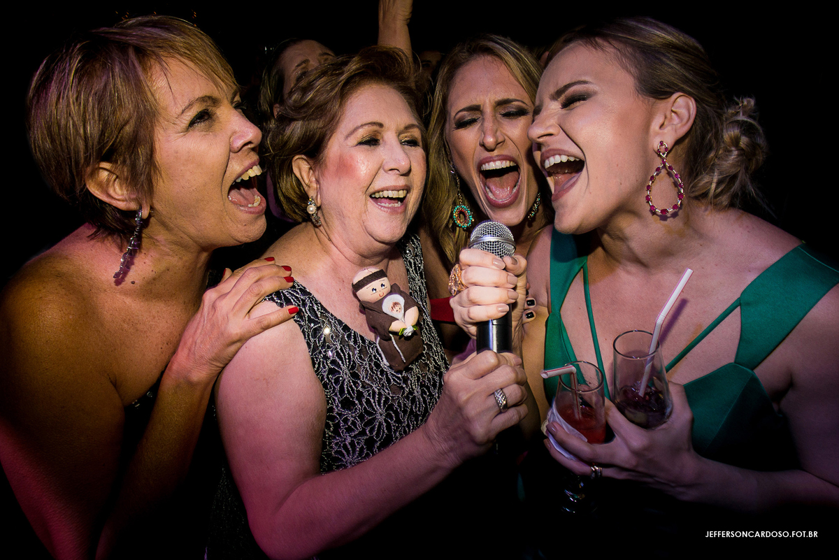 Casamento Natasha e Eudoro na Igreja da Sé com making off Hotel Atrium Quinta das Pedras na recepção, muita emoção, alegria, amor, união, família, wedding de Gêmeas, case de noite com melhor fotógrafo de Belém Pará Jefferson Cardoso Fotografia