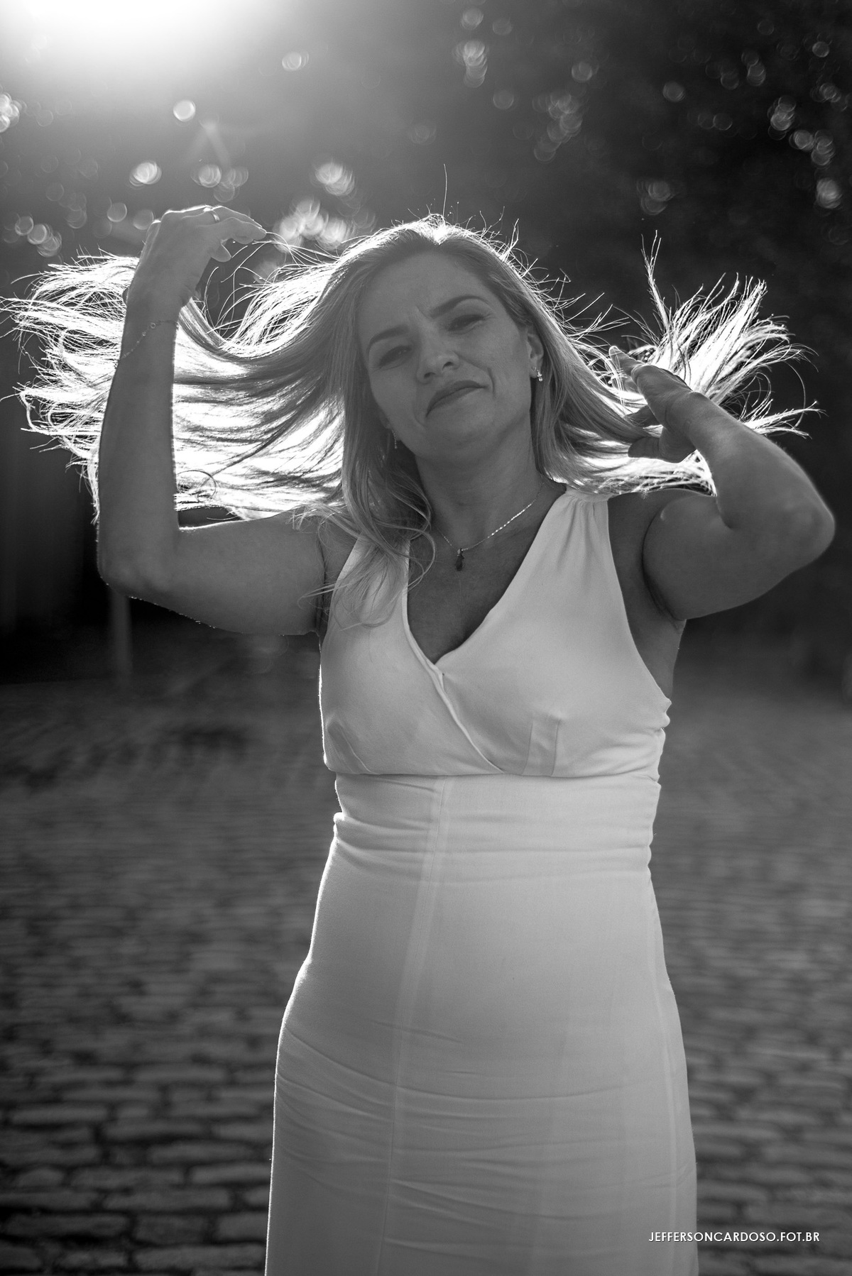 noiva Simone com seu cabelo ao vento 