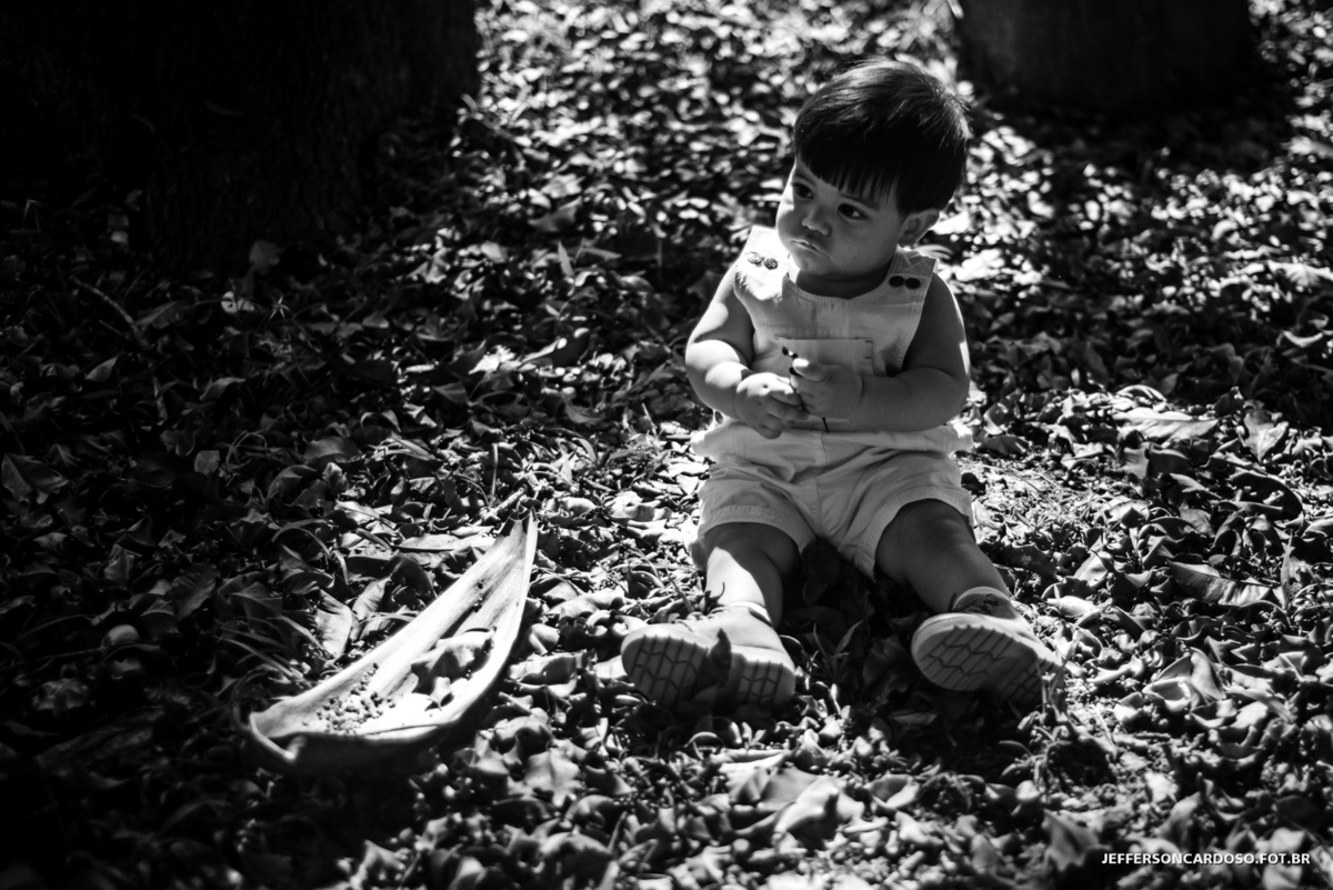 Rio Cupijó, Pará, ensaio família e infantil do João Neto na chácara do João Paulinho em Cametá fotos de 1 ano com o fotogrado de criança Jefferson Cardoso Fotografia, Alegria felicidade paraíso igarapé brincadeira carro estrada