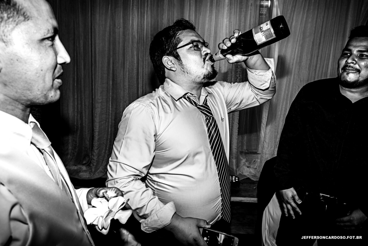 Casamento Neydiane e Denilson Cametá Making off PA felicidade do casal no Arco Íris noivos com fotografia de Jefferson Cardoso Rústico no final da tarde buquê e aliança de ouro