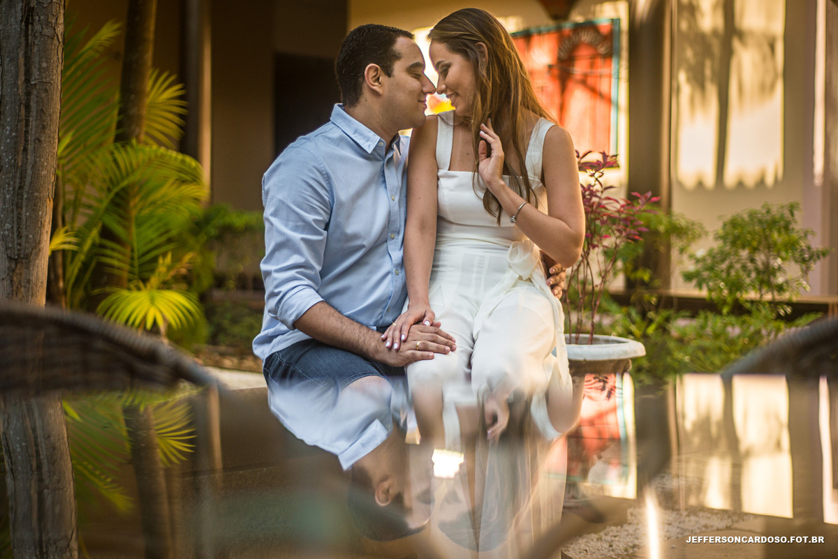 Felicidade ao casal se abraçando, ensaio pré casamento Raíssa e André fotos no hotel atrium quinta de pedras, Médicos de Belém Pa fotografia de Jefferson Cardoso Cametá, Amor, Noivos, Carinho, Romântico, Turismo