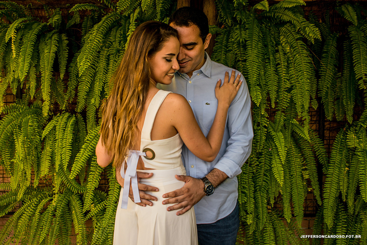 Felicidade ao casal se abraçando, ensaio pré casamento Raíssa e André fotos no hotel atrium quinta de pedras, Médicos de Belém Pa fotografia de Jefferson Cardoso Cametá, Amor, Noivos, Carinho, Romântico, Turismo