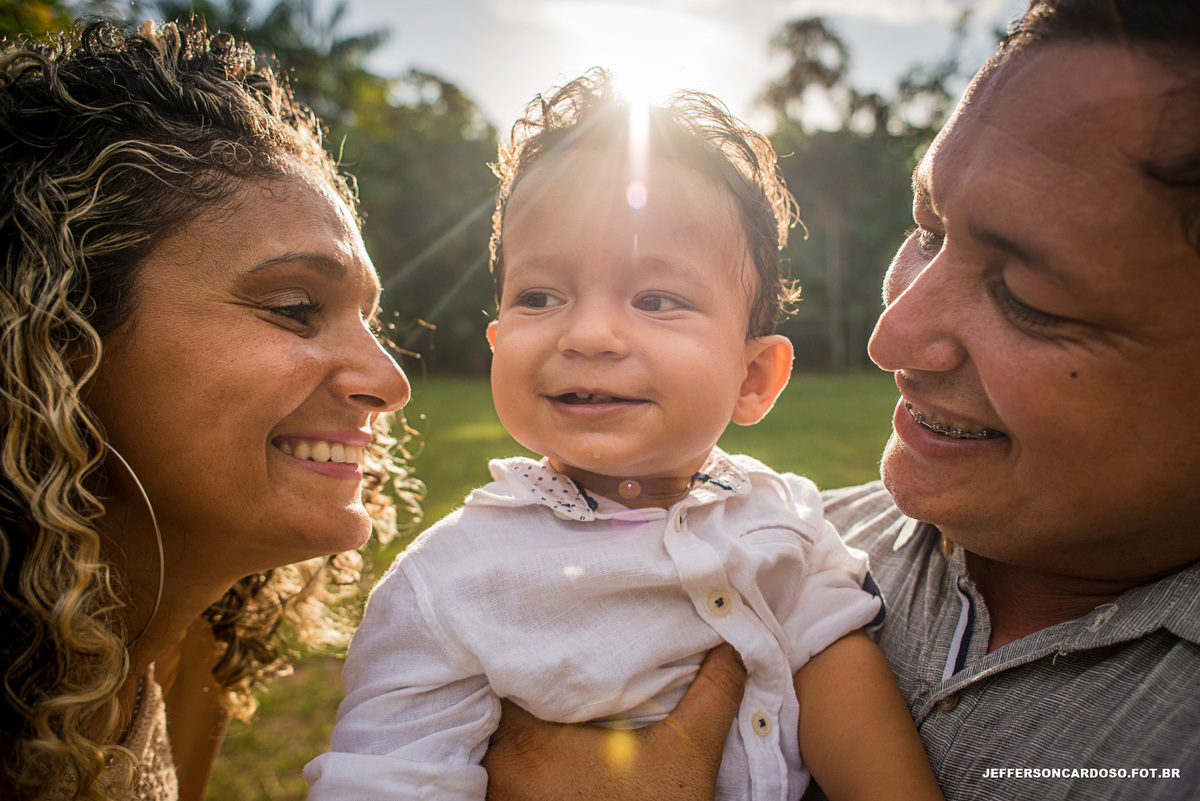 INFANTIL E FAMÍLIA JAÇATAPETUBA - FURO, DISTRITO DE CAMETÁ, O MAX ÍCARO - O RIBEIRINHO, fotos feita pelo fotógrafo de criança Jefferson Cardoso com sorrisos na ilha e amor no interior em muito sol e banho de rio 