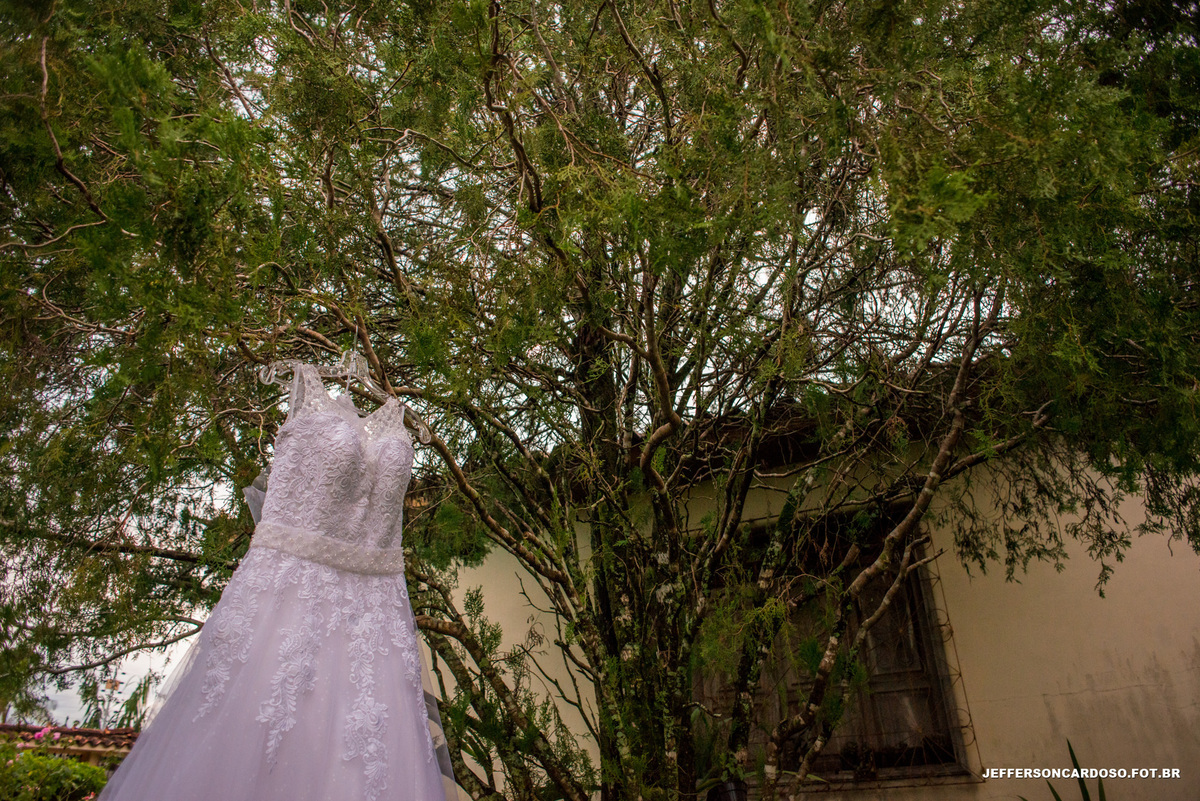 Casamento Miriam e Deon com fotógrafo Jefferson Cardoso Fotografia em Cametá Pa com muito amor e felicidade, noivo e noiva making off na Catedral de São João Batista INSA amigas de escola