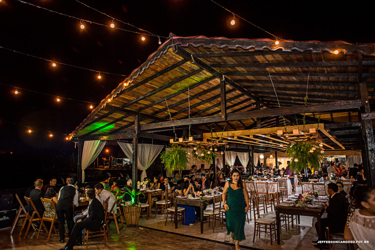 wedding Pamilla e Wellinton em Limoeiro do Ajurú Pará casamento rústico com muita alegria amor emoção e paixão making off noiva e noiva festa buquê terno azul lindos, com comida regional peixe e açaí bebida