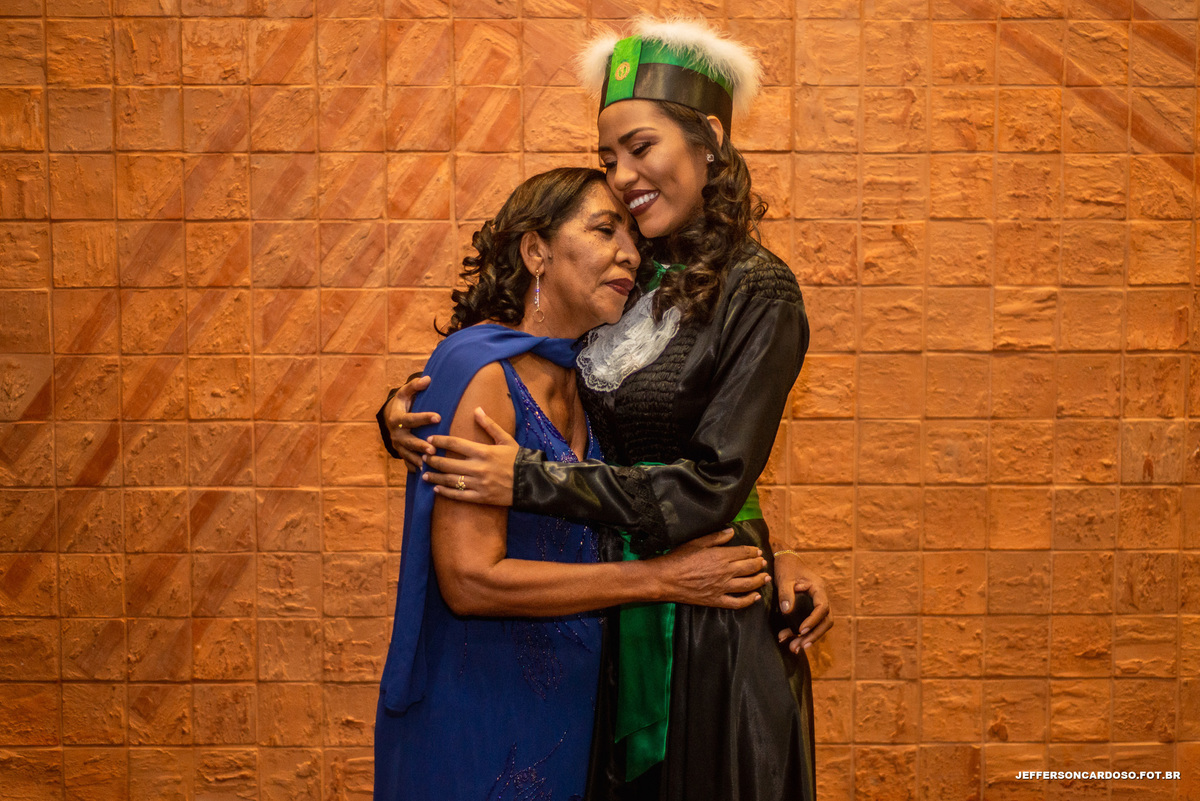 formatura belém Formatura Iana Cassia de Cametá se formou em Medicina pelo ENEM na faculdade do Cezupa Belém Pa no Hangar toda de Beca com a família alegre e muito amor envolvido com fotografia de Jefferson Cardoso Fotografo de formandos PROUNI Google