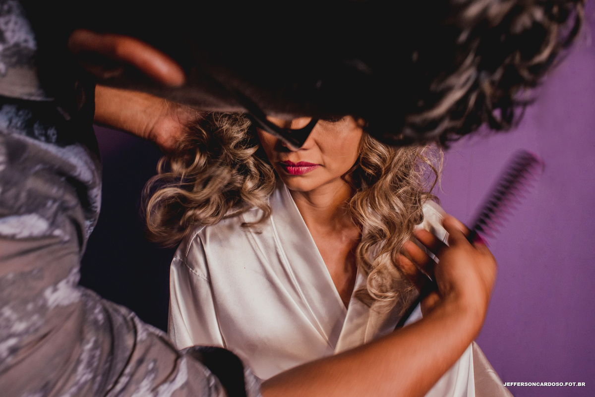 Ilha Saracá com o casal noivo e noiva no interior de Limoeiro do Ajuru com o melhor fotografo de wedding no brasil Jefferson Cardoso Fotografia de Castanhal, Belém e Cametá, Pará com muita alegria e amor emoção entrada da noiva de Lancha no rio doce