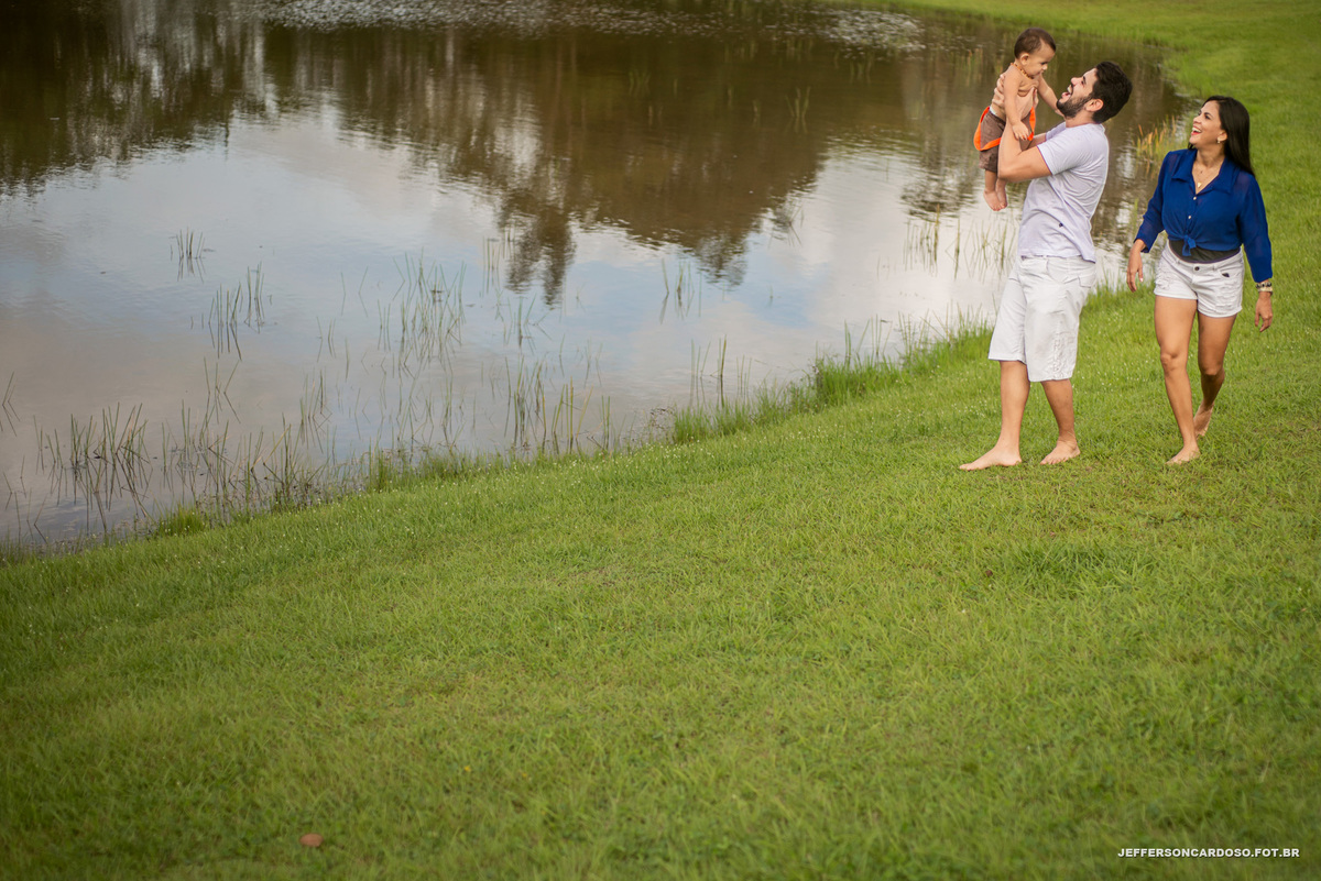 Ensaio família do Gael na cidade modelo do estado do Pará Castanhal, no quinta do bosque como decoração de Safári da veterinária Aline e Arthur com o fotógrafo de criança Jefferson Cardoso da cidade de Belém e Cametá contando história muito amor e alegria