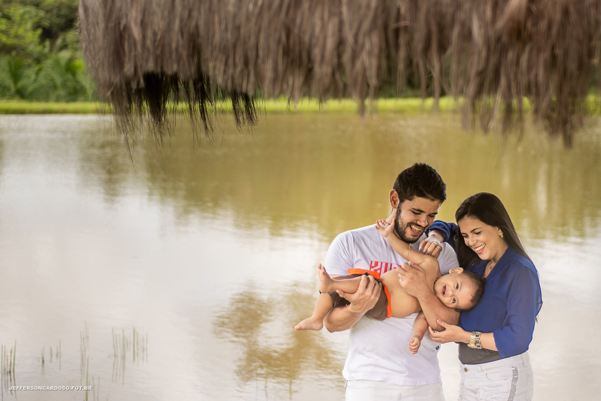 Ensaio família do Gael na cidade modelo do estado do Pará Castanhal, no quinta do bosque como decoração de Safári da veterinária Aline e Arthur com o fotógrafo de criança Jefferson Cardoso da cidade de Belém e Cametá contando história muito amor e alegria
