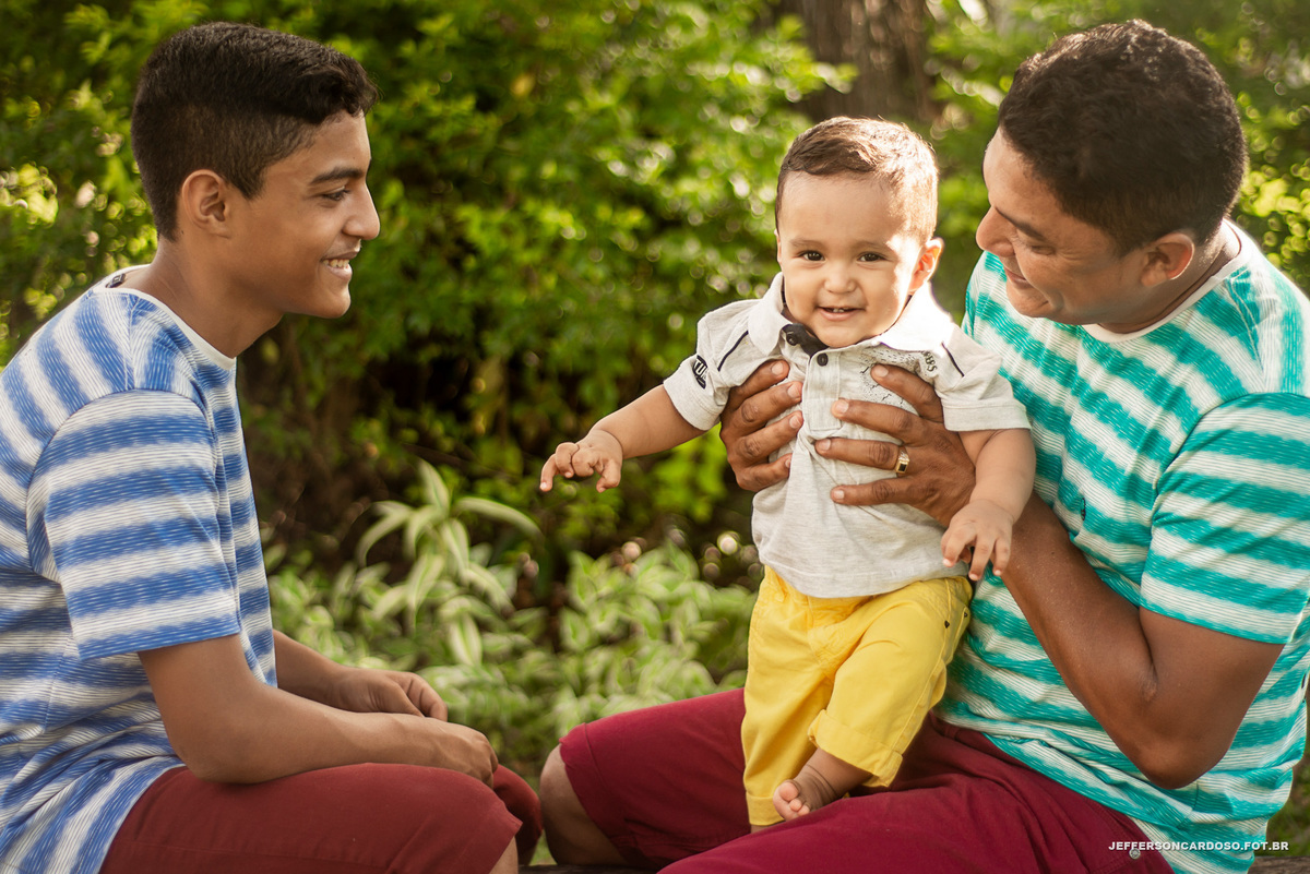 Fotógrafo de Belém e Cametá com ensaio de família na cidade Castanhal na AABB com tema Circo de muita alegria e amor pelo Nicola e Wesley fazendo 1 ano e 15 anos bolo e parabéns book de Jefferson Cardoso fotos contando história de criança