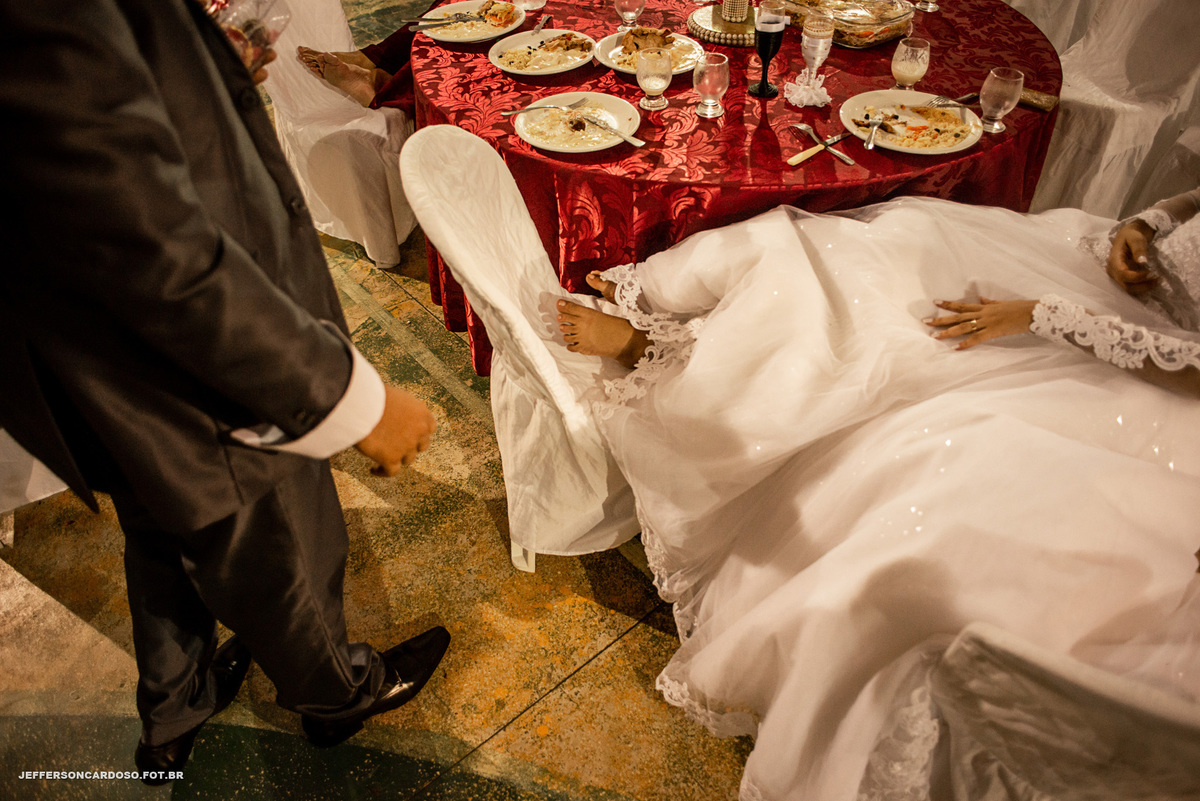 Historia de casamento com muito e paixão dos amigos Lia e Paulo na cidade de Mocajuba Lago Azul com felicidade da família dos noivos foto do melhor fotografo de Belém de Cametá Jefferson Cardoso se case de dia na assembleia de Deus ar livre make e luxo