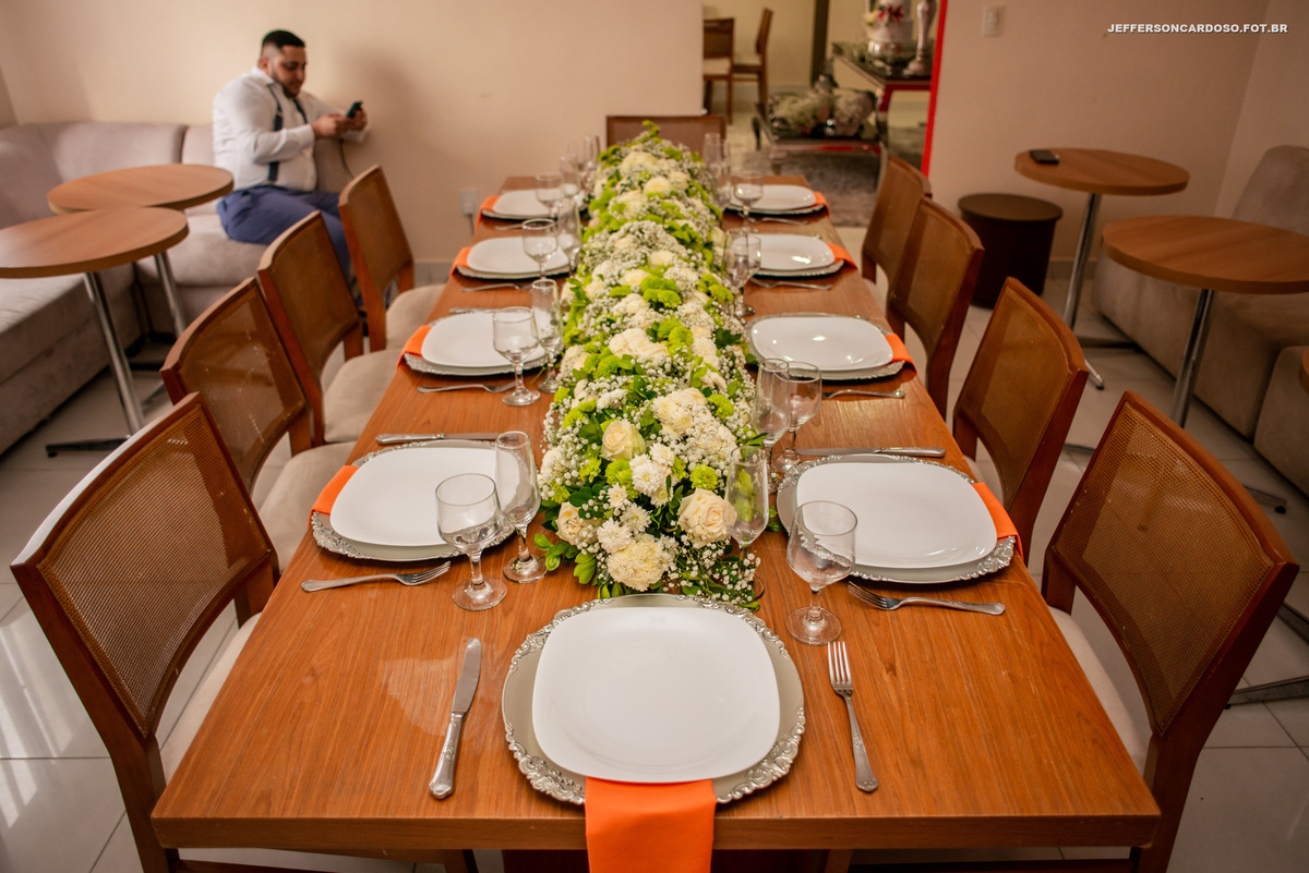 Making off noiva e noivo na cidade de Belém do Pará com os noivos casando no Cartório de Registro civil 2° ofício Guedes de oliveira casamento civil pela manhã feito pelo fotografo de casal Jefferson Cardoso Fotografia de Castanhal e Cametá Luxo rustico