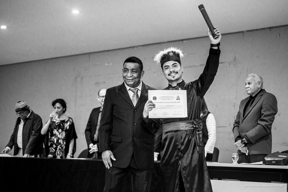 Formatura de muita emoção com família do colando Walder de Cametá Belém Pa curso de Sistema de Informação na UFPA solenidade e ensaio externo de turma e individual na vila contêiner e no forte do castelo com os amigos história verdadeira 2019