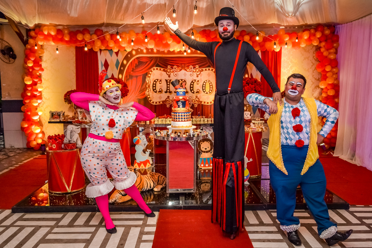 O espetáculo Circo em Cametá PA com aniversário temático dos irmãos Nícolas e Wesley na AABB festa de do meu primeiro aninho e meus 15 anos juntos da família e amigos só alegria e amor a melhor foto Jefferson Cardoso fotografia de criança e infantil 2019