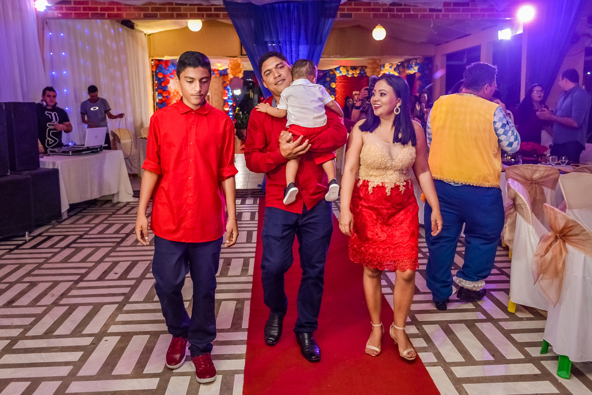 O espetáculo Circo em Cametá PA com aniversário temático dos irmãos Nícolas e Wesley na AABB festa de do meu primeiro aninho e meus 15 anos juntos da família e amigos só alegria e amor a melhor foto Jefferson Cardoso fotografia de criança e infantil 2019