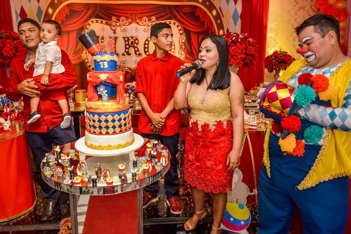 O espetáculo Circo em Cametá PA com aniversário temático dos irmãos Nícolas e Wesley na AABB festa de do meu primeiro aninho e meus 15 anos juntos da família e amigos só alegria e amor com brincadeira de criança na festa