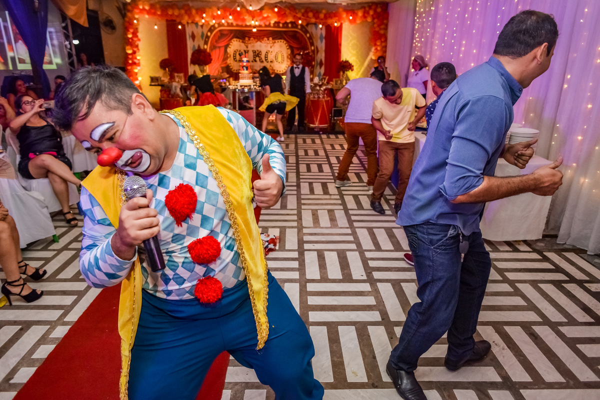 O espetáculo Circo em Cametá PA com aniversário temático dos irmãos Nícolas e Wesley na AABB festa de do meu primeiro aninho e meus 15 anos juntos da família e amigos só alegria e amor com brincadeira de criança na festa