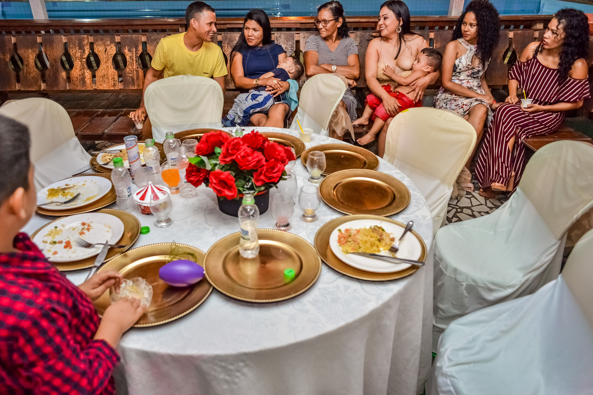 O espetáculo Circo em Cametá PA com aniversário temático dos irmãos Nícolas e Wesley na AABB festa de do meu primeiro aninho e meus 15 anos juntos da família e amigos só alegria e amor com brincadeira de criança na festa