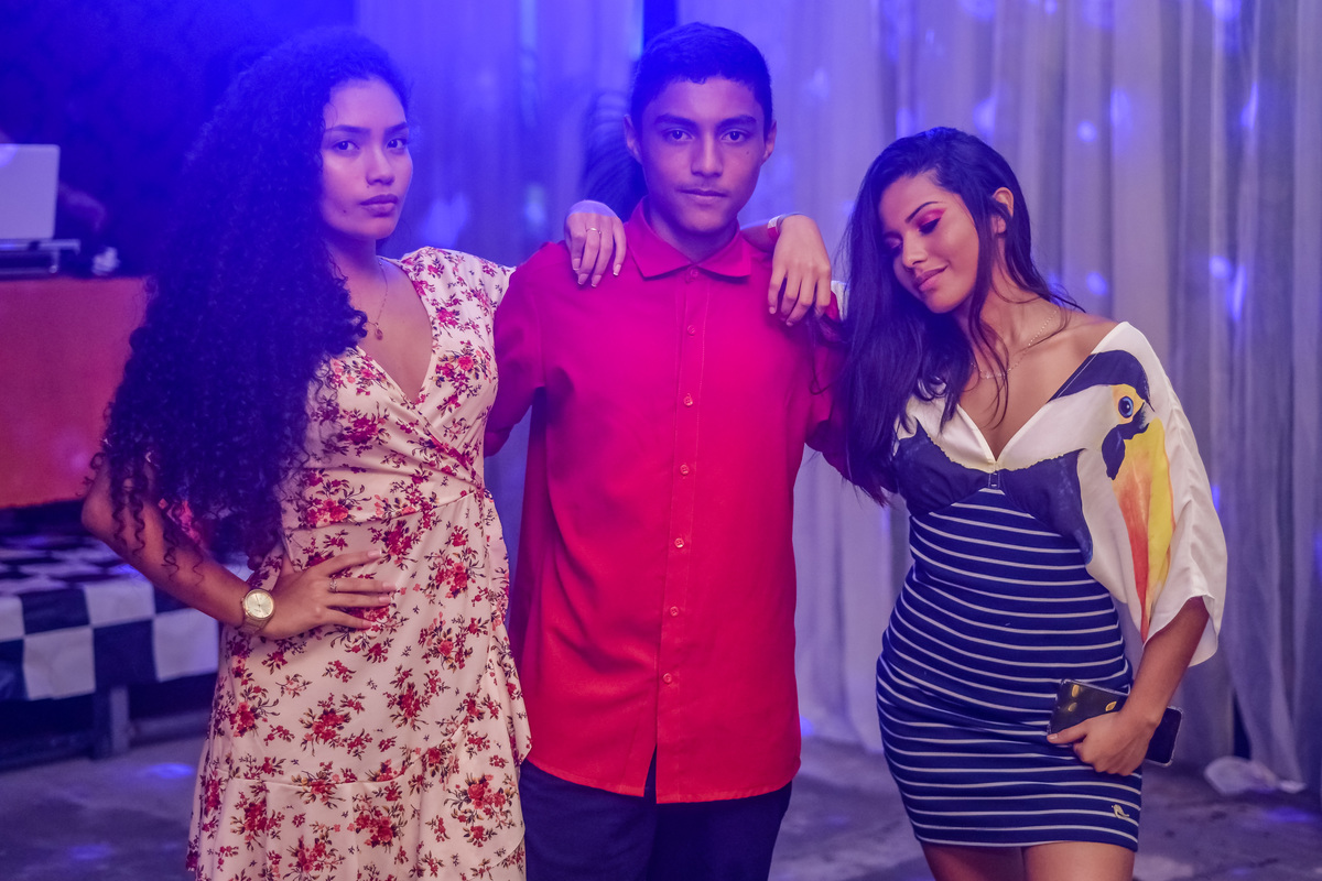 O espetáculo Circo em Cametá PA com aniversário temático dos irmãos Nícolas e Wesley na AABB festa de do meu primeiro aninho e meus 15 anos juntos da família e amigos só alegria e amor com brincadeira de criança na festa