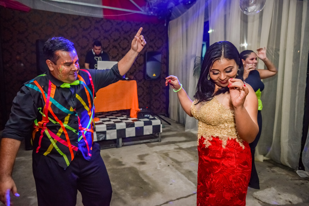 O espetáculo Circo em Cametá PA com aniversário temático dos irmãos Nícolas e Wesley na AABB festa de do meu primeiro aninho e meus 15 anos juntos da família e amigos só alegria e amor com brincadeira de criança na festa