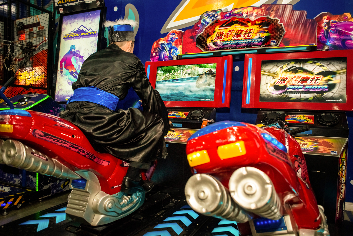 Missa e Solenidade de Formatura Unama BR curso Psicologia do aluno Neto da cidade de Castanhal com a família e amigos, violista musico do Pará com fotografia de Jefferson Cardoso no corredor da faculdade outorga com pai e mãe  Shopping Metrópole Ananindeu