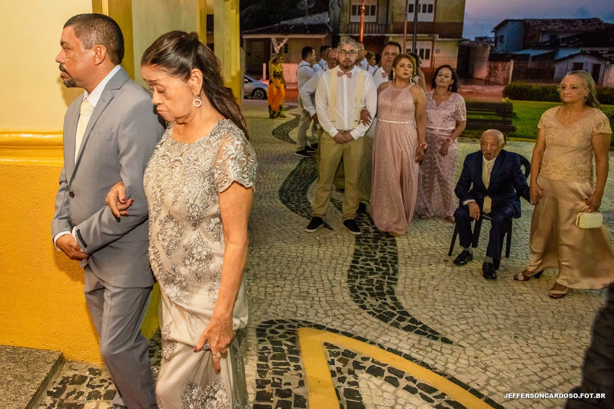 Casamento com os amigos do noivo em salinas pa com muito sol e cerveja na casa de praia, musica e alegria no verão de Salinópolis
PA



beijos dos noivos na Igreja Matriz de Nossa Senhora do Socorro-Salinas

