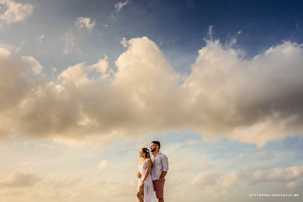 Ensaio na cidade de Salinas PA nas praias do Atalia e na praia do Farol Velho no lago da coca cola nas dunas de Salinópolis pegando estrada bem cedo para final da tarde com mar e onda, casamento no pôr-do-sol de muita curtição 