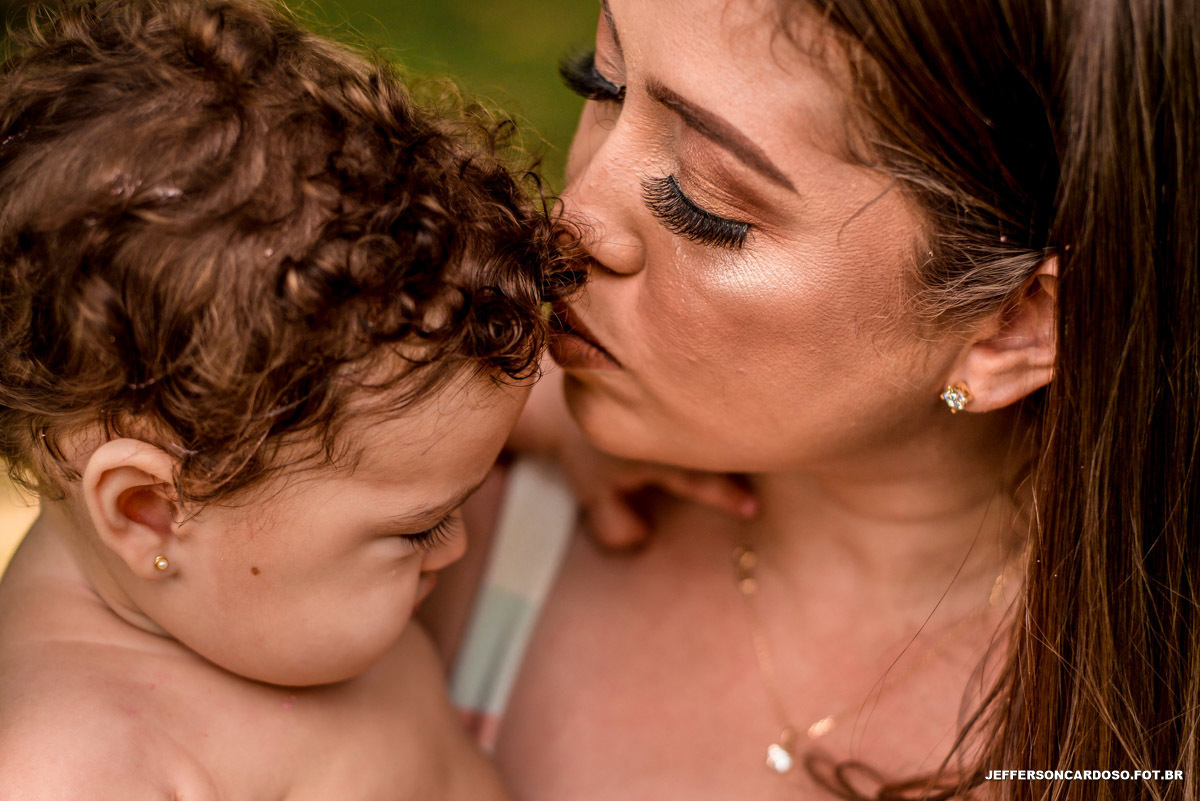 Ensaio infantil com muita alegria com o circo da Angelina da cidade de Cametá com os pais muitos felizes, fotos em Belém na praça da república como melhor fotografo do Pará Jefferson Cardoso Fotografia, com cachorro dando volta 2020, teatro da paz 