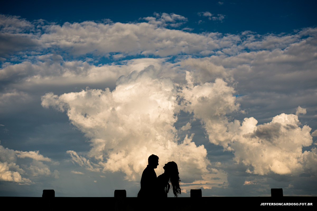 Casamento em Cametá na AABB com os amigos Ellen e Elizeu noivos de Belém com fotografia de Jeff Cardoso com ensaio pré casamento na praça do titio junto com os filhos muito amor e alegria na praia da aldeia cartão postal