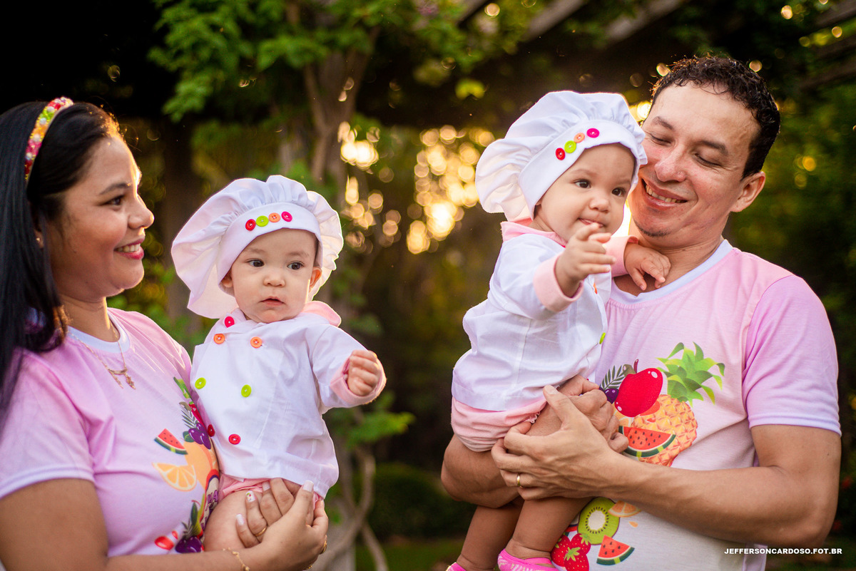 Ensaio gêmeas em Cametá Analu e Anabela com fotografia de família e book na cidade, amigos de infância foto e com muita alegria e amor com elas