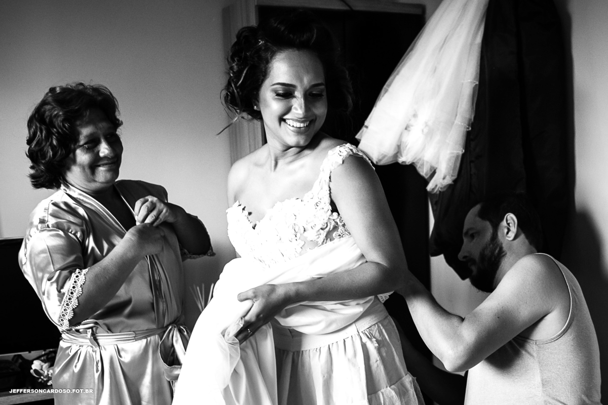 casamento em cametá pa na AABB com os noivos Ellen e Elizeu com banda Teatro Mágico com making off noiva e noivo, wedding emoção e amor com fotografia de jefferson cardoso melhor fotógrafo do Pará e cametá premiado praia da aldeia covid 19