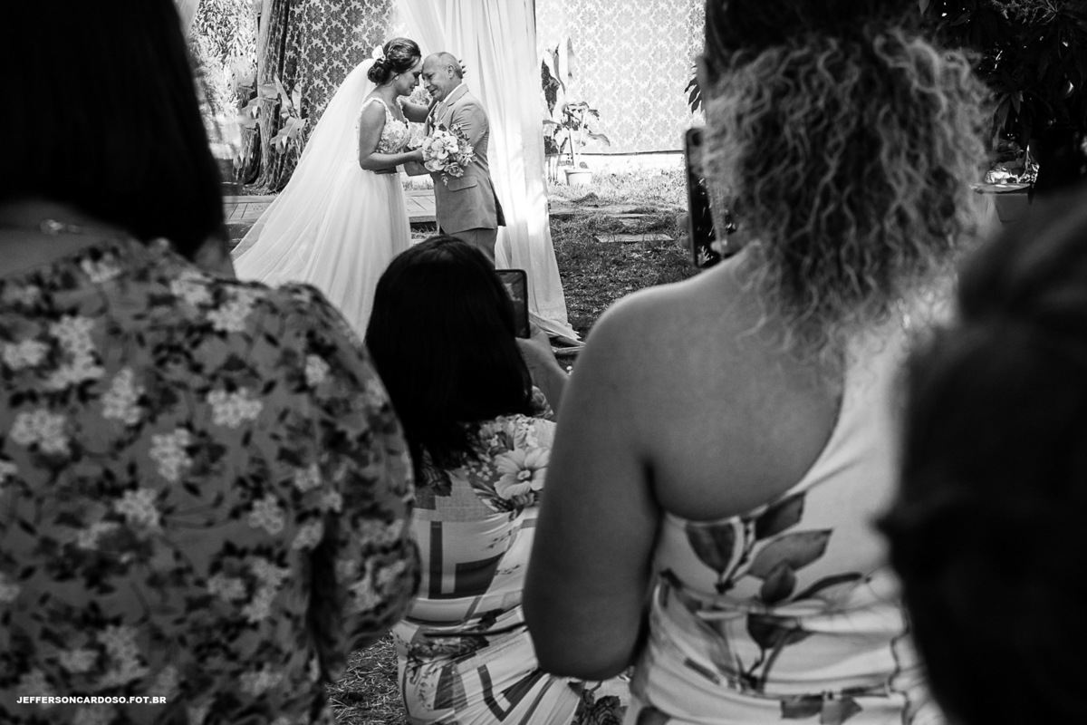 casamento em cametá pa na AABB com os noivos Ellen e Elizeu com banda Teatro Mágico com making off noiva e noivo, wedding emoção e amor com fotografia de jefferson cardoso melhor fotógrafo do Pará e cametá premiado praia da aldeia covid 19