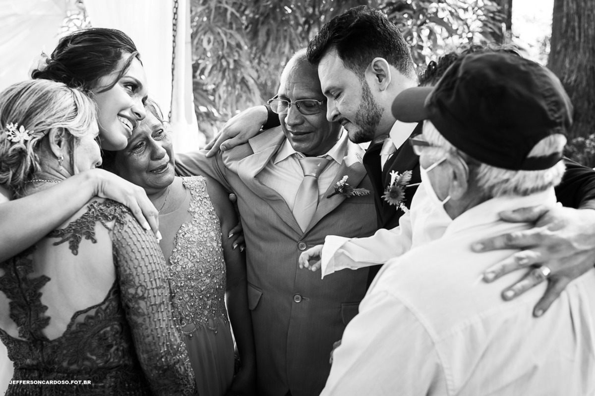 casamento em cametá pa na AABB com os noivos Ellen e Elizeu com banda Teatro Mágico com making off noiva e noivo, wedding emoção e amor com fotografia de jefferson cardoso melhor fotógrafo do Pará e cametá premiado praia da aldeia covid 19