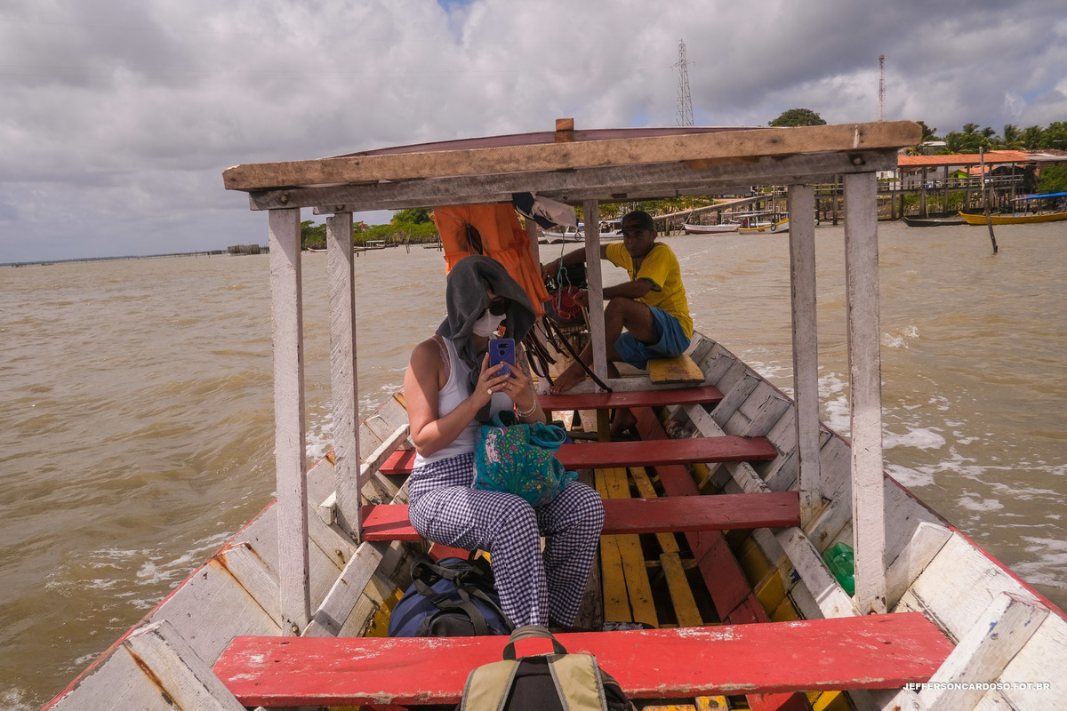 estrada que vai pro 40 do Mocoóca pra fortalezinha na ilha de maiandeua no Lago da Princesa de agodoal com fotos de jefferson cardoso fotografo de casal e paisagem, ferias na ilha com trilha com seu bival no chalé do tio na praia 
