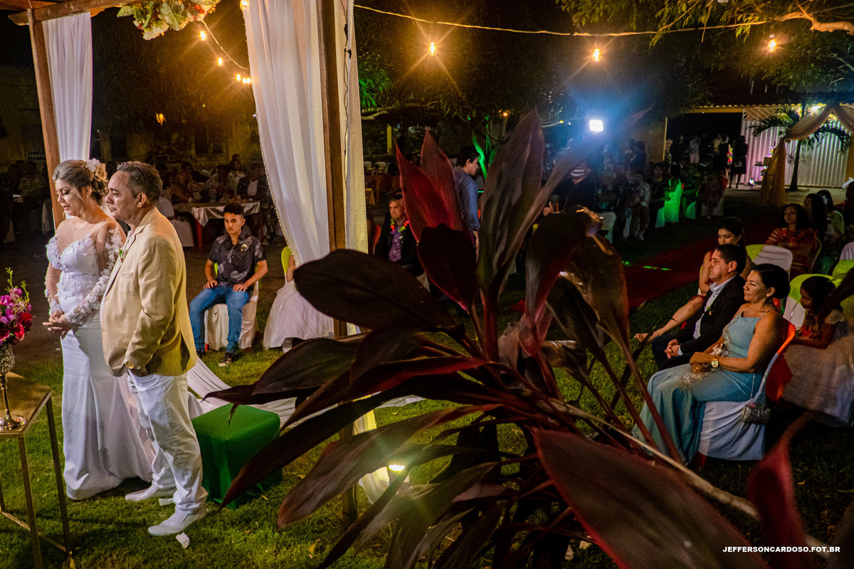 Casamento Janaina e Bió Costa da banca são jorge best na cidade de Cametá com wedding do ano no estado do Pará com festão com todas as banda regionais da cidade, entrada da noiva e noivo muita emoção e amor