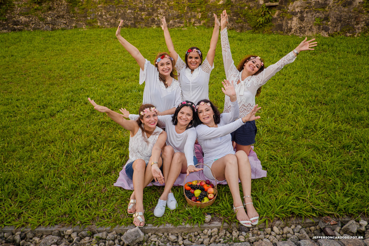 ensaio amigas alegres na cidade de Belém PA com 30 anos de amizade do colégio ideal - forte do castelo dia da mulher