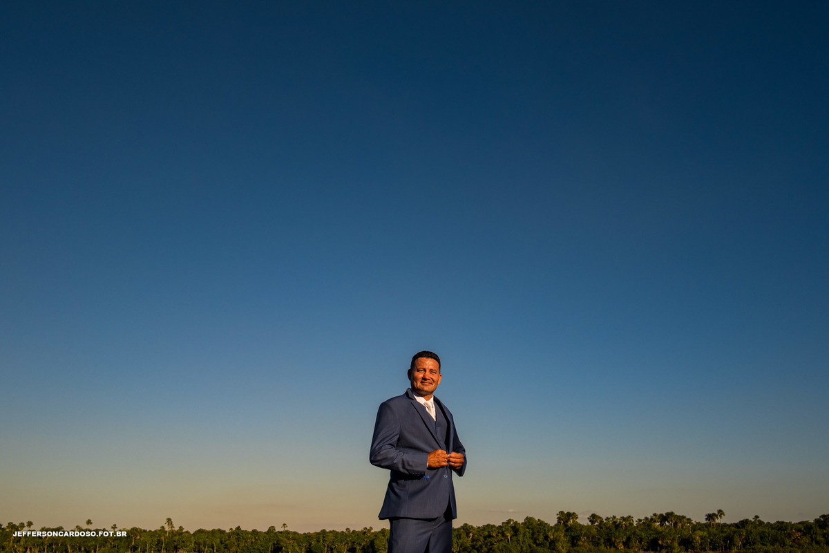 casamento Nira e Sergio na cidade de Limoeiro do Ajuru no interior rio Japim Grande  pinterest com vestido de noiva rústico de renda feito a mão, noivo estiloso de manhã com muito amor  melhor fotografo de wedding no brasil Jeff Cardoso Fotografia