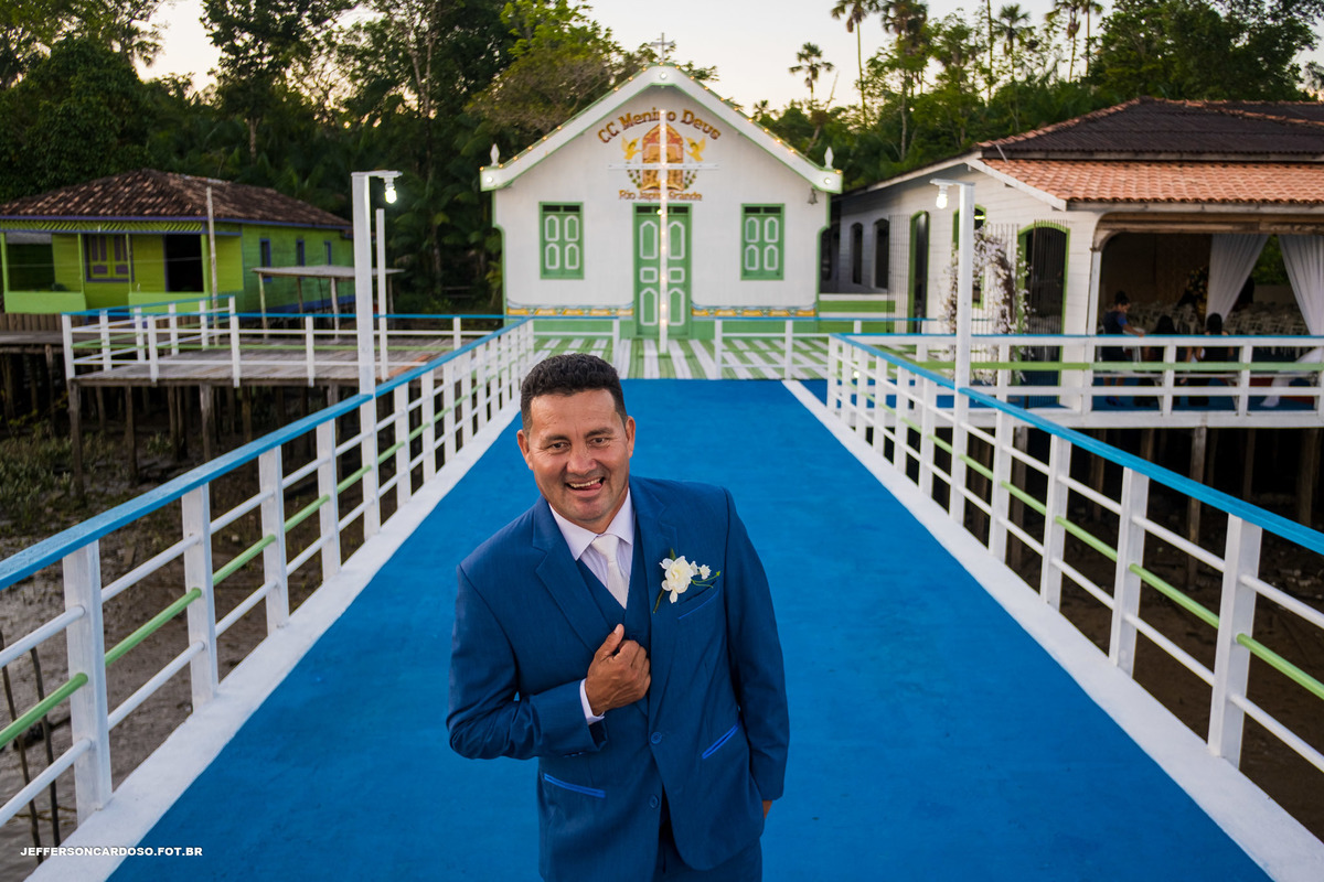 casamento Nira e Sergio na cidade de Limoeiro do Ajuru no interior rio Japim Grande  pinterest com vestido de noiva rústico de renda feito a mão, noivo estiloso de manhã com muito amor  melhor fotografo de wedding no brasil Jeff Cardoso Fotografia