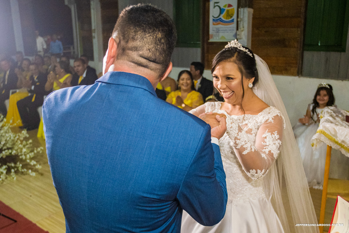 casamento Nira e Sergio na cidade de Limoeiro do Ajuru no interior rio Japim Grande  pinterest com vestido de noiva rústico de renda feito a mão, noivo estiloso de manhã com muito amor  melhor fotografo de wedding no brasil Jeff Cardoso Fotografia
