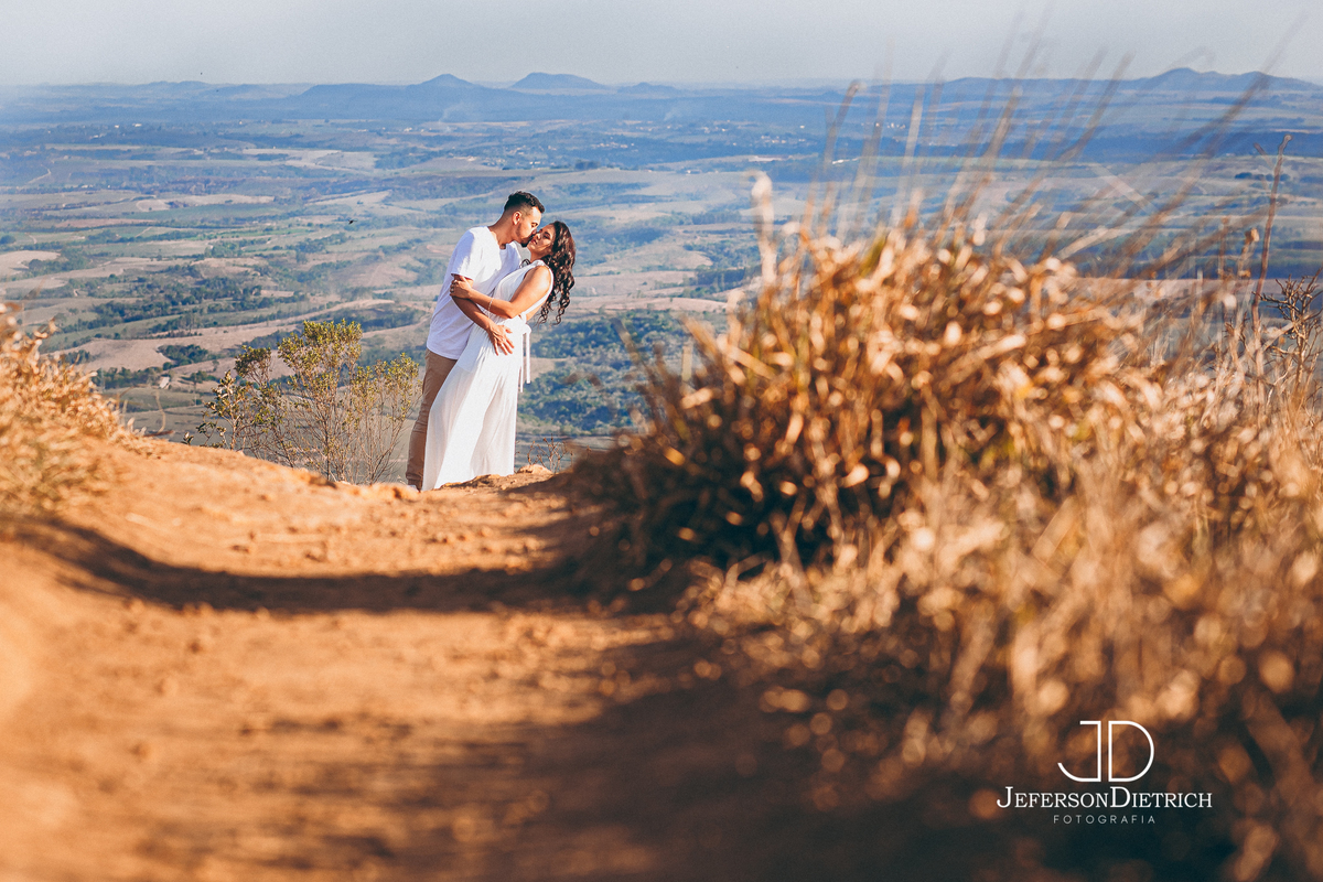 fotografia pré wedding morro do fogão - Itirapina - SP