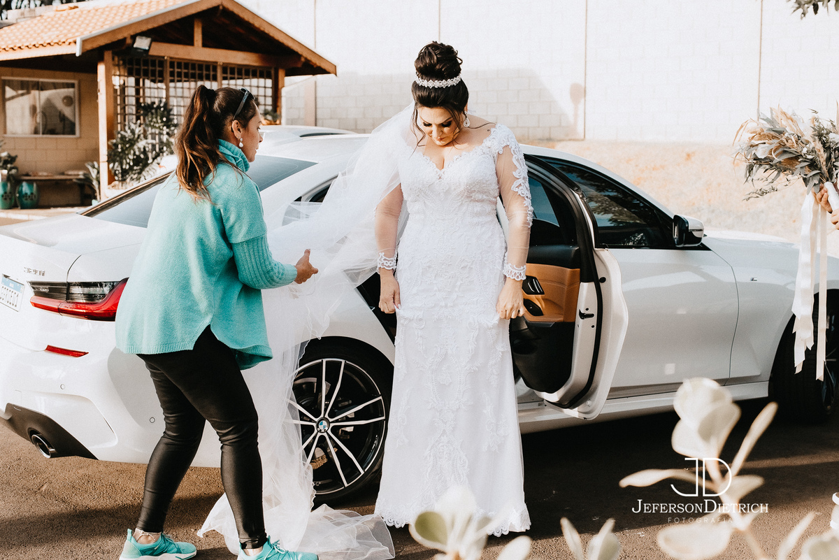 noiva no carro