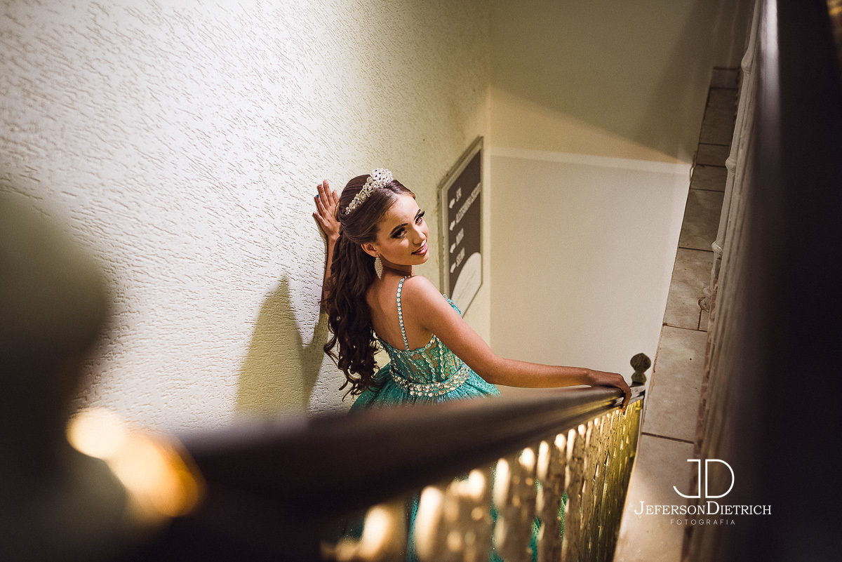 
vestido da debutante, vestido azul, vestido azul tifani, fotografo de festa de 15 anos rio claro piracicaba araras cordeiropolis americana leme arthur nogueira sao paulo jundia campinas fotografo de 15 anos ensaio fotografico de 15 anos
