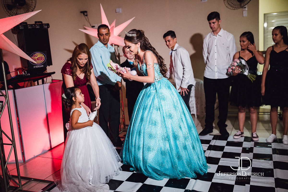 fotos de 15 anos, fotos de festa de 15 anos, fotos de debutante, fotos de ensaio de 15 anos, fotos de festa, fotos de vestido de 15 anos, fotos de vestido de debutante, fotos de adolescentes, fotos de  vestidos,