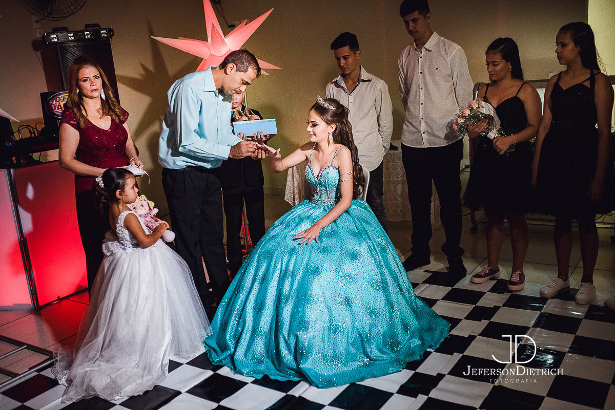 fotos de 15 anos, fotos de festa de 15 anos, fotos de debutante, fotos de ensaio de 15 anos, fotos de festa, fotos de vestido de 15 anos, fotos de vestido de debutante, fotos de adolescentes, fotos de  vestidos,