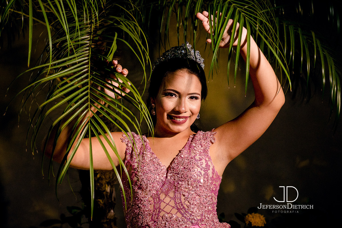 fotos da debutante no coqueiro,fotografo aniversario limeira-sp, fotografia aniversario limeira-sp, fotografia limeira-sp, fotografo limeira-sp, foto limeira-sp, fotografia de limeira-sp, fotografo aniversario 15 anos limeira-sp, fotografia aniversario de