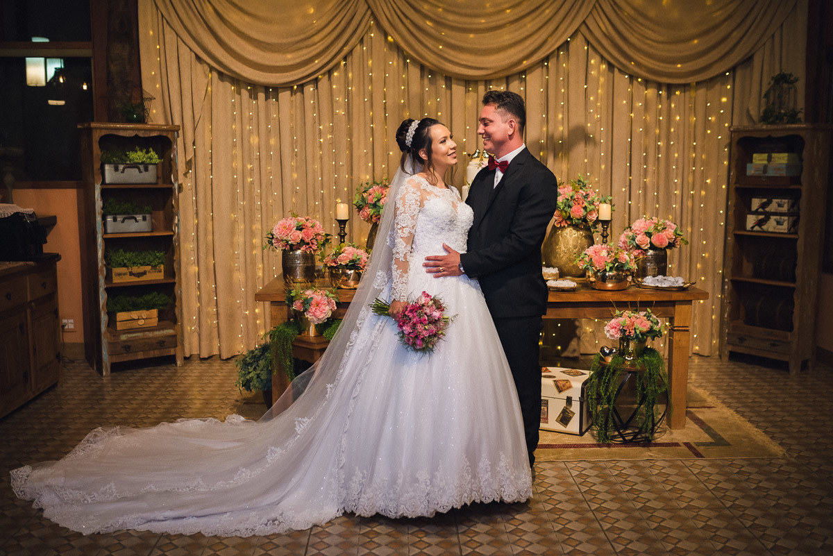 Fotografia Ensaio Pre Wedding do lindo Casal Amanda e Anderson feita no Rali Flores Eventos na cidade de Cordeiropolis Campinas Sao Paulo com fotografias de fotografo casamento em rio claro casamento em araras casamento em piracicaba sao paulo 