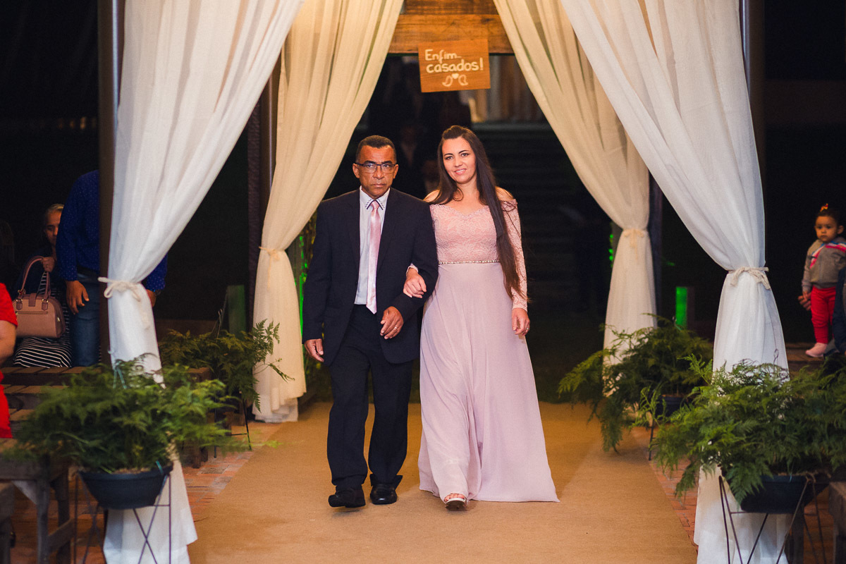  linda fotografia de casamento em joaquim egidio campinas sao paulo feita pelo fotografo de casamento campinas fernando coutinho faz fotografias casamento campinas valinhos vinhedo louveira indaiatuba