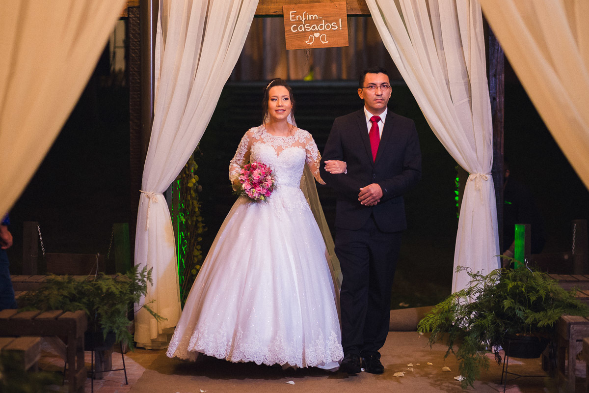  linda fotografia de noiva feita fotografo de noivas em campinas valinhos vinhedo louveira jundiai itatiba indaiatuba americana joaquim egidio barao geraldo sousas souzas