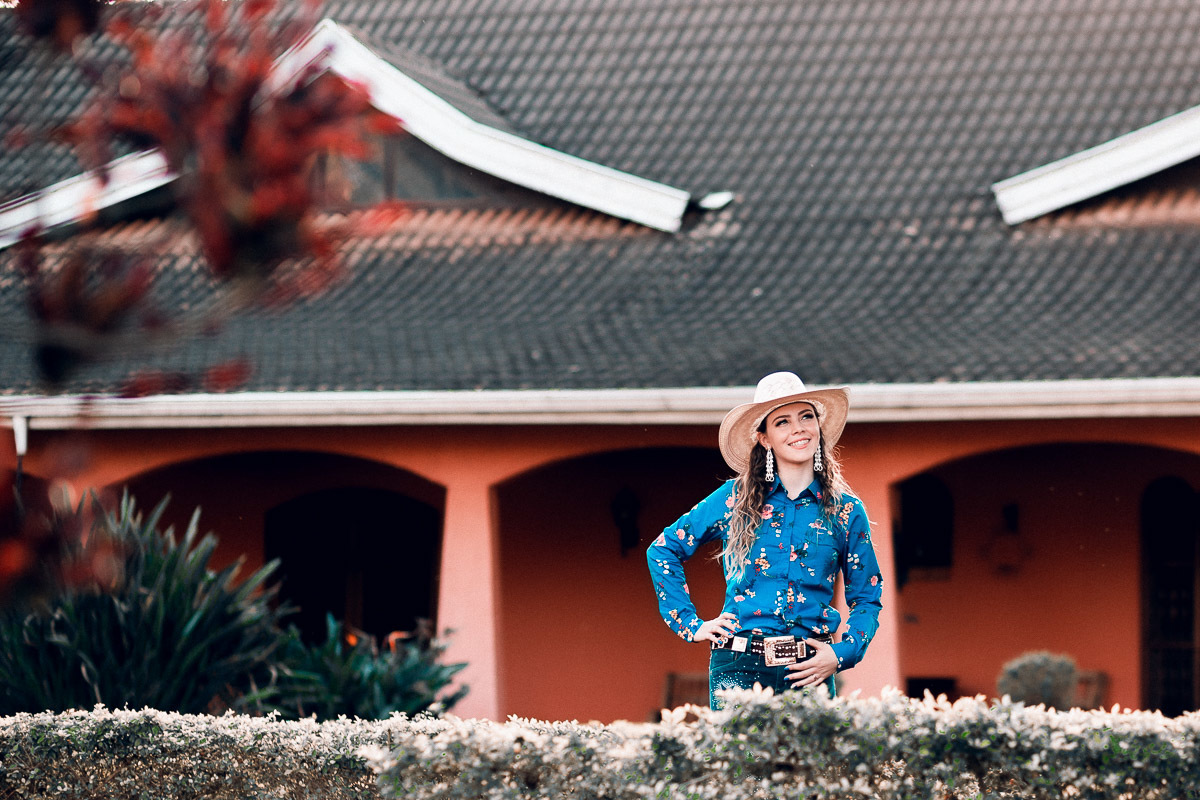ensaio fotografico com cavalo, ensaio com cavalos, ensaio de 18 anos, ensaio fotografico de 18 anos, ensaios fotograficos, foto de 18 anos, fotos de 18 anos, fotografia de 18 anos, ensaio no campo, ensaio no haras, ensaio na fazenda, fotos lindas