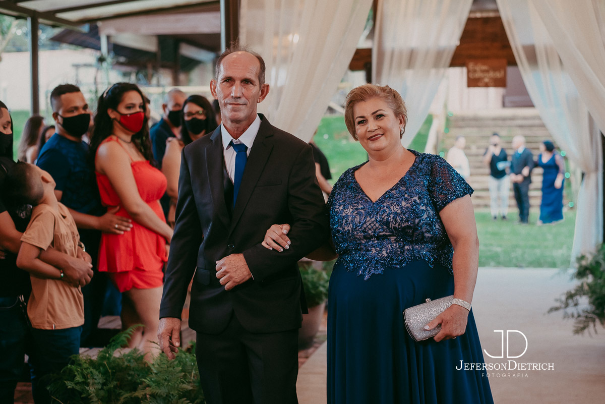 Entrada dos pais do noivo